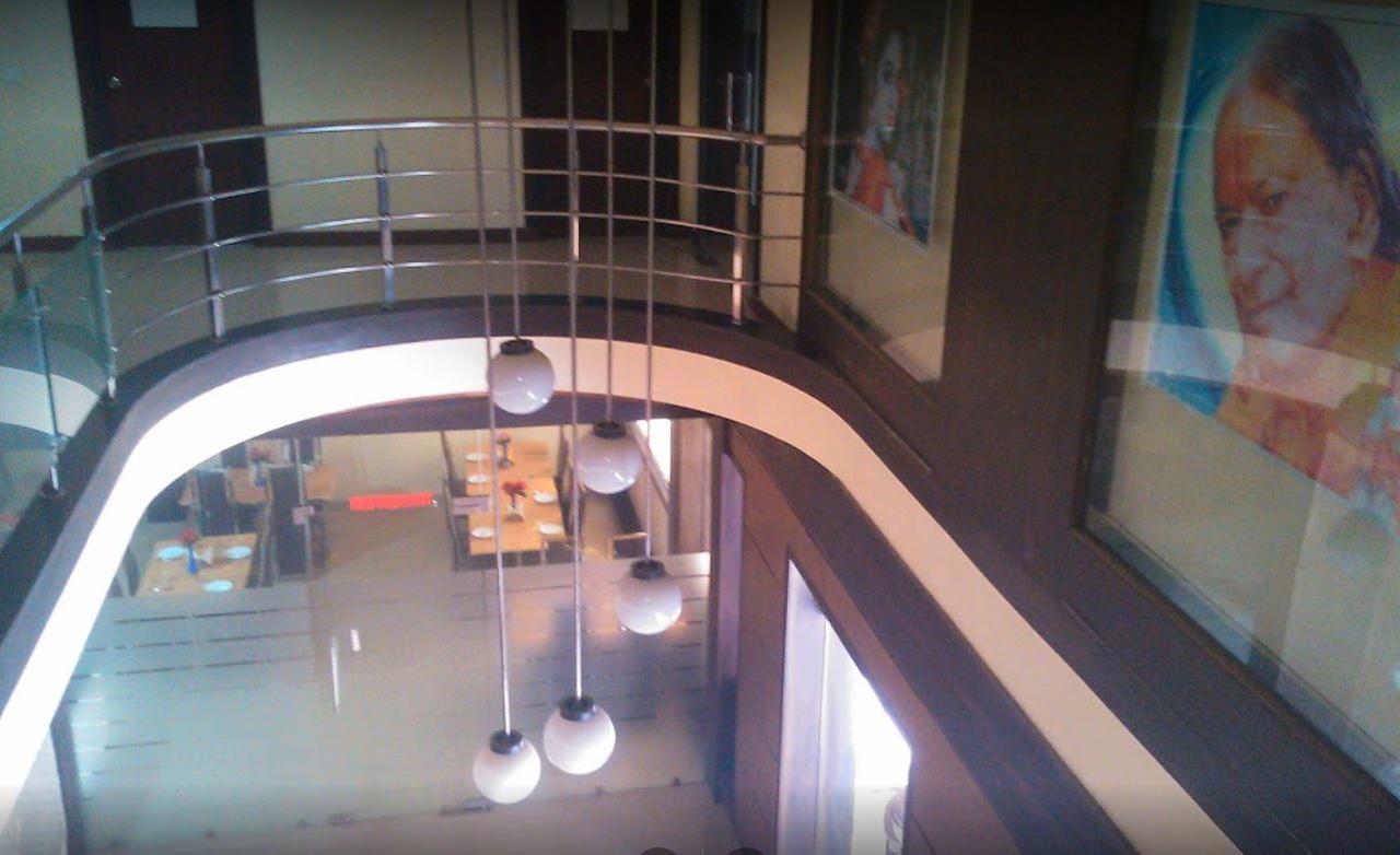 City Surya Hotell Gaya Exteriör bild